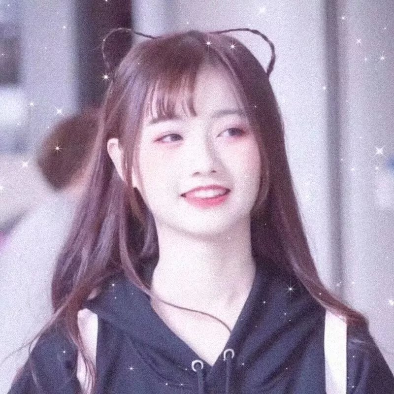 某天后之女被曝出道颜值引争议，连续多日校园画面流出